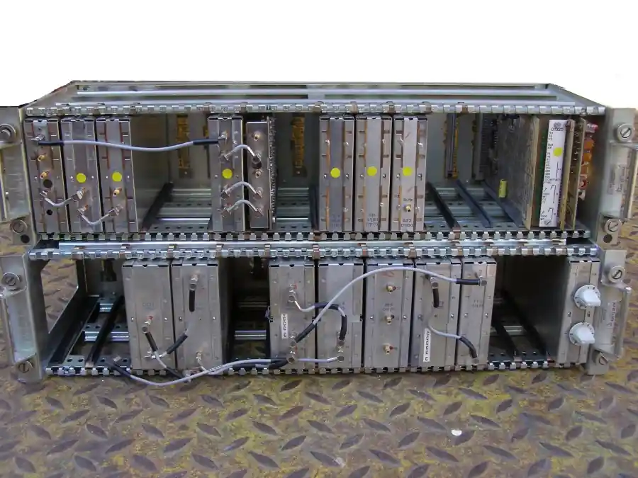 2x RFT Steuersender Einschub Typ 1682.12 und Typ 1648.67 Top-Preis