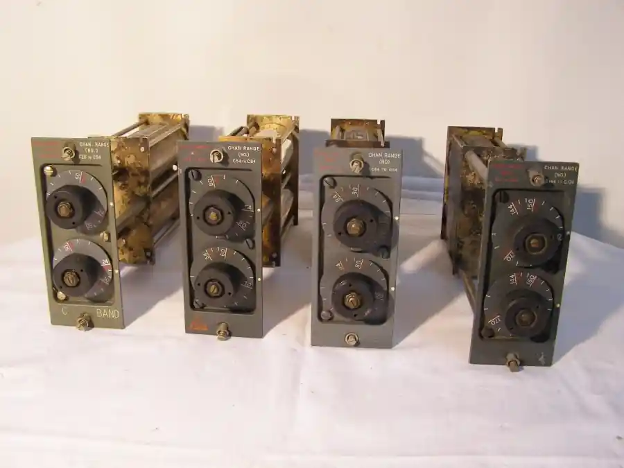 Sonderaktion 4x Filter Bandpass F-200/U für AN/TRC35 B-Band 26-174 MHz C-Band 226-374 MHz