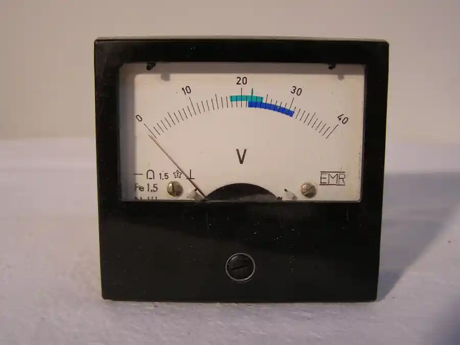 02039 Voltmeter Analog-Einbaumessgerät Anzeigebereich 0....40V Online Kaufen
