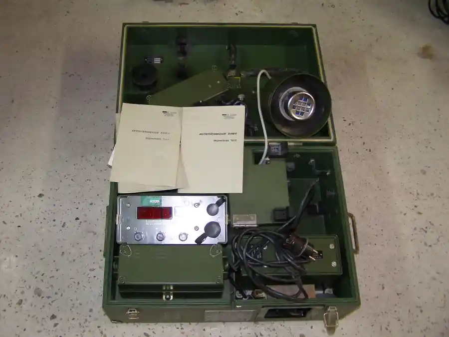 Nur Heute DDR NVA Aktivitätsmesser RAM II K1/2 Strahlenmessgerät Geigerzähler