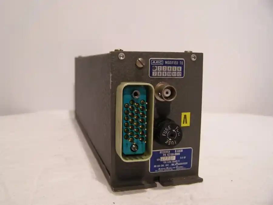 Aircraft Radio Receiver R-443B Top-Angebot