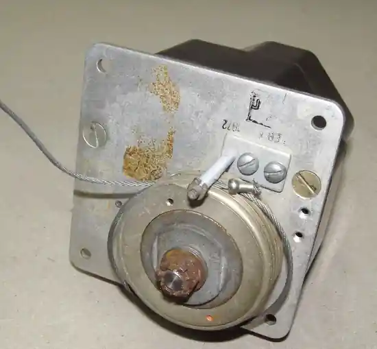 EAM.2 Edo-Aire Mitchell Roll-Servo Schnäppchen