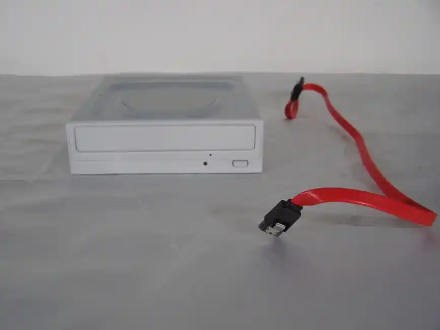 SUPER MULTI DVD REWRITER GH22NS70 5.25 SATA mit SATA Kabel E92245-001 BIZLINK Neuheit