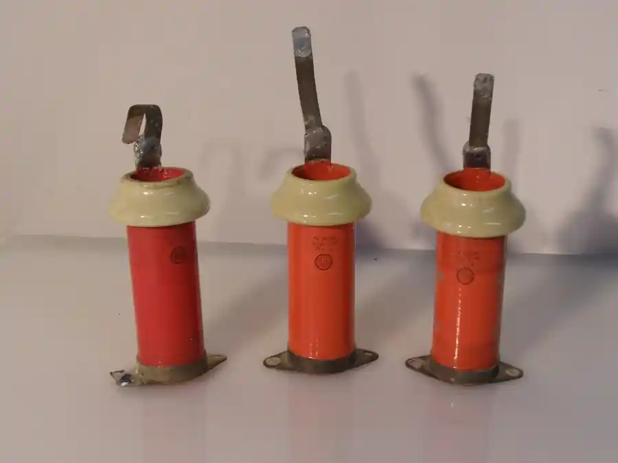 3x Valvo HF/HV-Kondensator Te 30/90 1x 100pF +-10% 8kV und 2x 160pF +-10% 7kV Rabatt