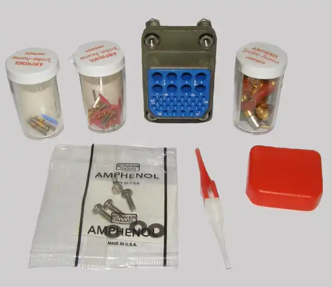 Begrenztes Angebot Amphenol-Stecker 0-2660 94-818-15