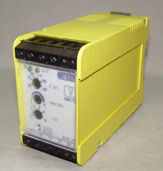 Bender SUA145 Spannungsrelais / Voltage Relay Finale Aktion