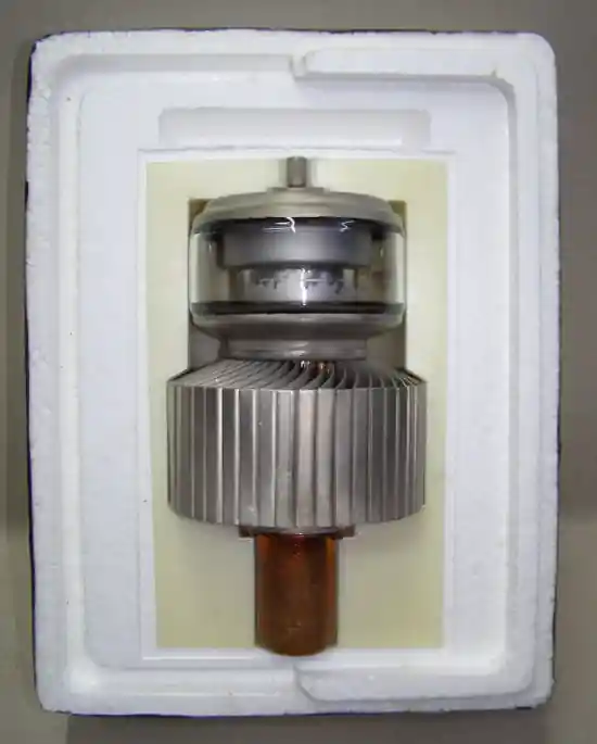 Sonderaktion Russ.Senderöhre Serie GU 40B / OTK-1 NOS - New Old Stock