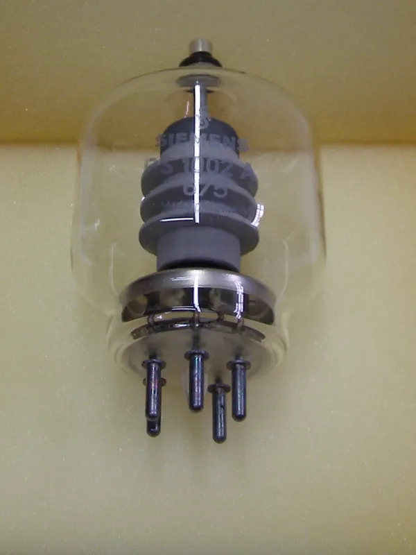 Nur Heute Senderöhre Siemens RS 1002 A ,neu