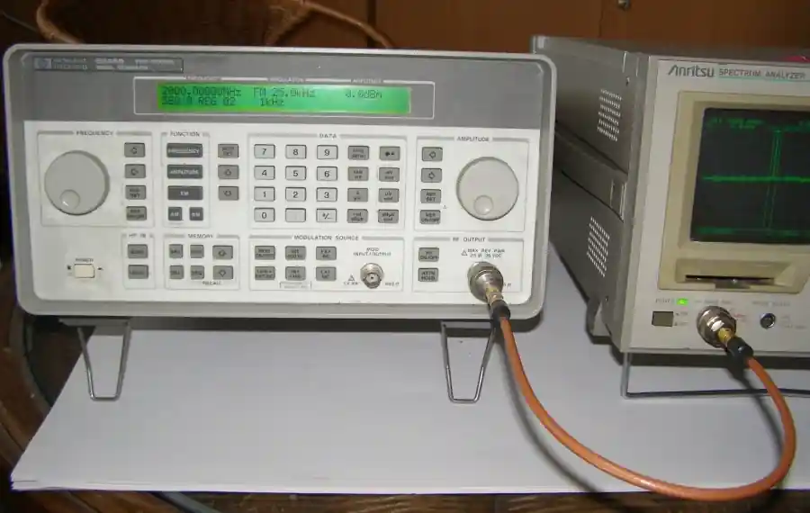 Finale Aktion AGILENT 8648B SIGNAL GENERATOR 9 kHz - 2000 MHz z.Zt.nicht lieferbar!