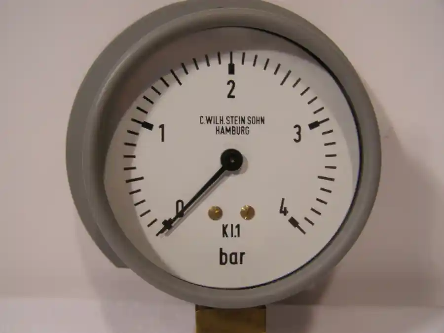 Manometer 90 M 4091 0....4 bar KL.1 NOS Neue Ware
