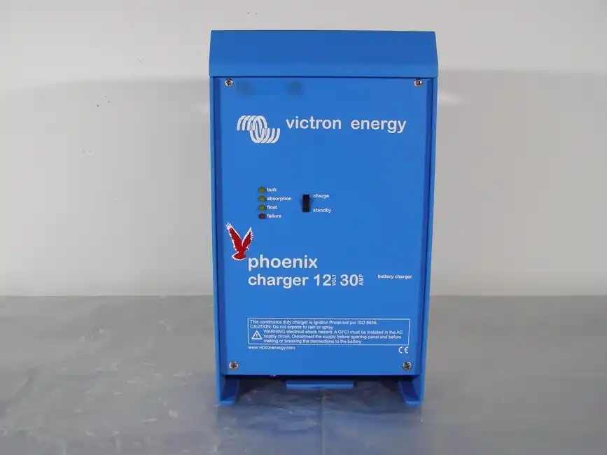 Letzte Chance Victron Energy Phoenix 12V 30A