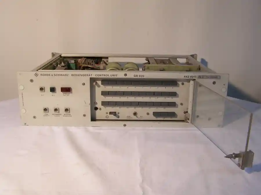 Rohde & Schwarz Bediengerät GB 020 Heißes Angebot