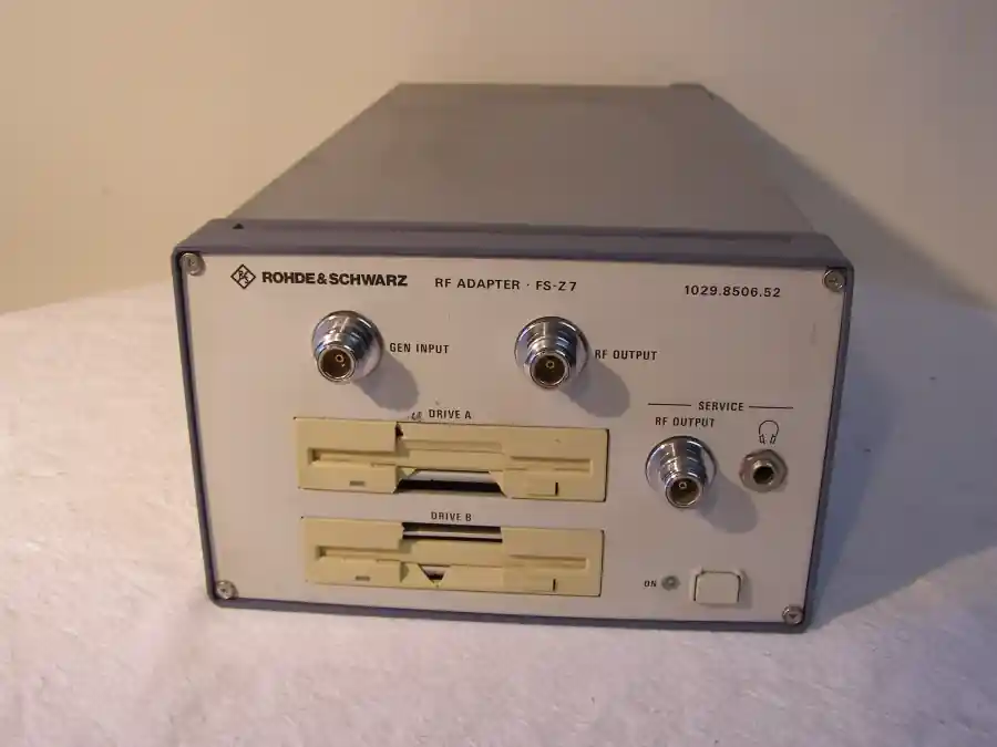 Rohde & Schwarz RF Adapter FS Z7 als Ersatzteilträger Billig
