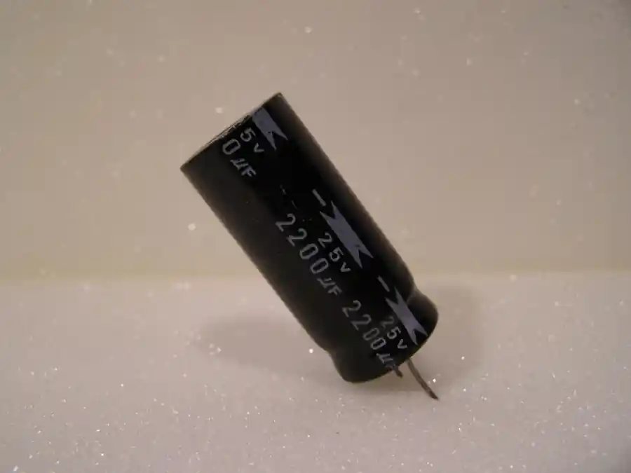 Solange Der Vorrat Reicht ELNA Kondensatoren Elektrolyt‑Kondensator 2200µF 25V (10 Stück)