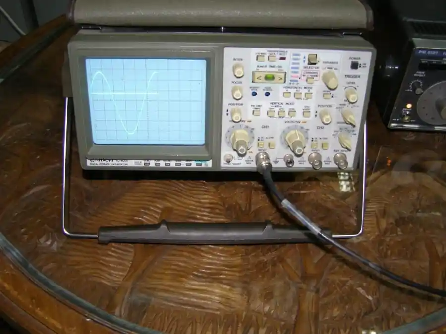 HITACHI VC 6025 DIGITAL STORAGE OSCILLOSCOPE Neue Kollektion
