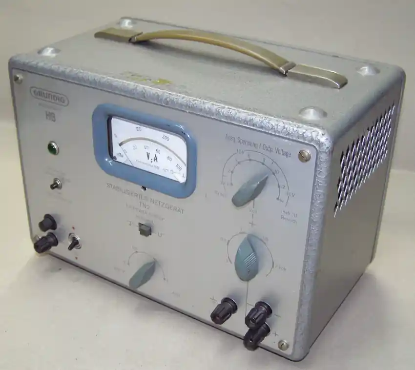 Grundig HB Stabilisiertes Netzgerät T.R.-Power Supply Preisknaller