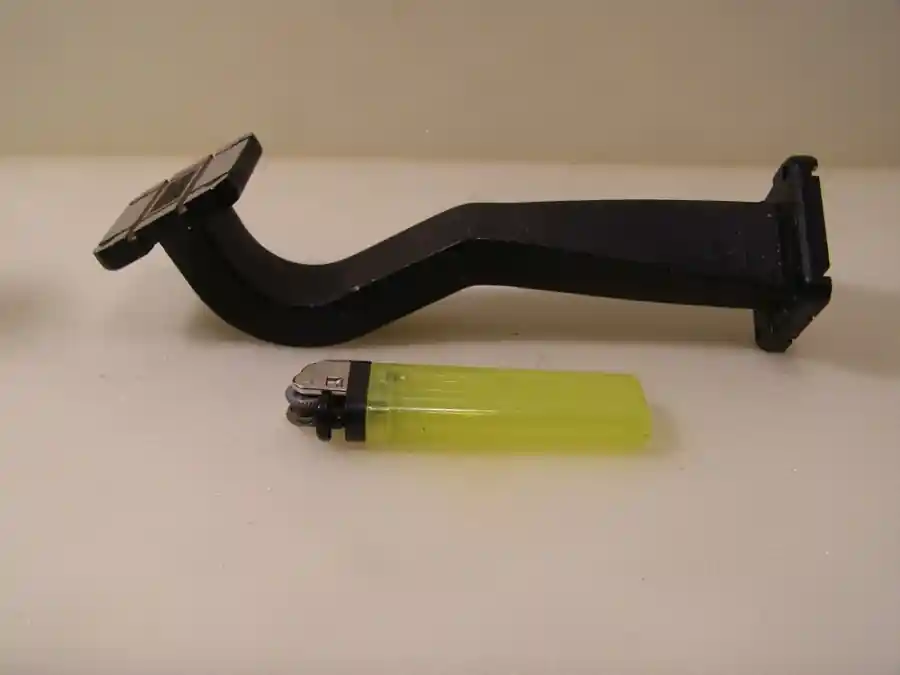 Rechteckiger gedrehter Hohlleiter Hochfrequenz ca.B 23 mm x H 12 mm Sonderaktion