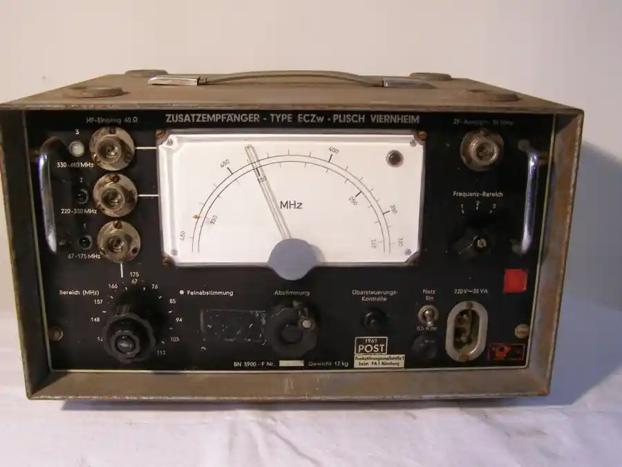 Sonderangebot Plisch Viernheim Zusatzempfänger Type ECFs Frequenzbereich 67-480 MHz