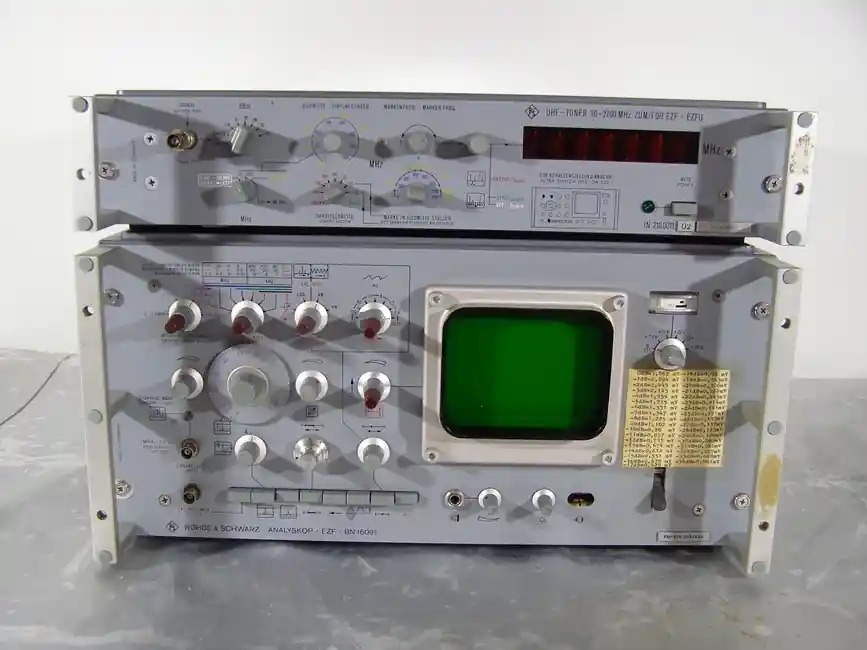Begrenztes Angebot Rohde & Schwarz Analyskop EZF BN15091 mit UHF-Tuner 30-2700Mhz