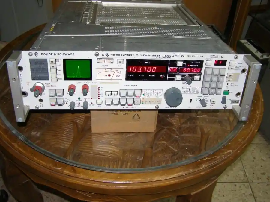 Sofort Bestellen ROHDE & SCHWARZ ESM 1001 RADIOMONITORING RECEIVER 20...1000 MHz
