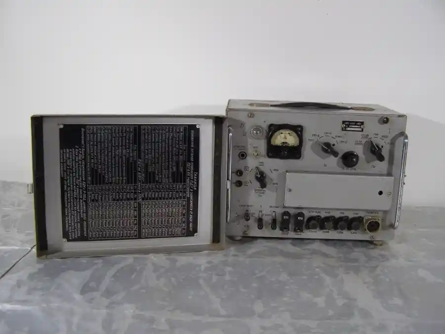 Kracherpreis Prüfgerät für Russisches UKW- Funkgerät R-105A