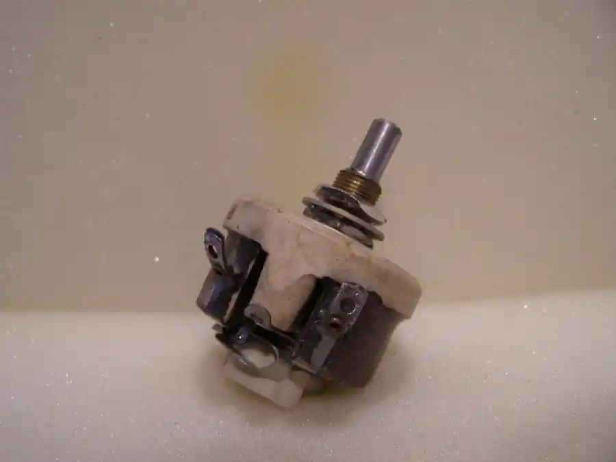 Sonderaktion Ohmite MFG.CO Keramik-Drahtpotentiometer Drahtwiderstand 350 Ω 25 W