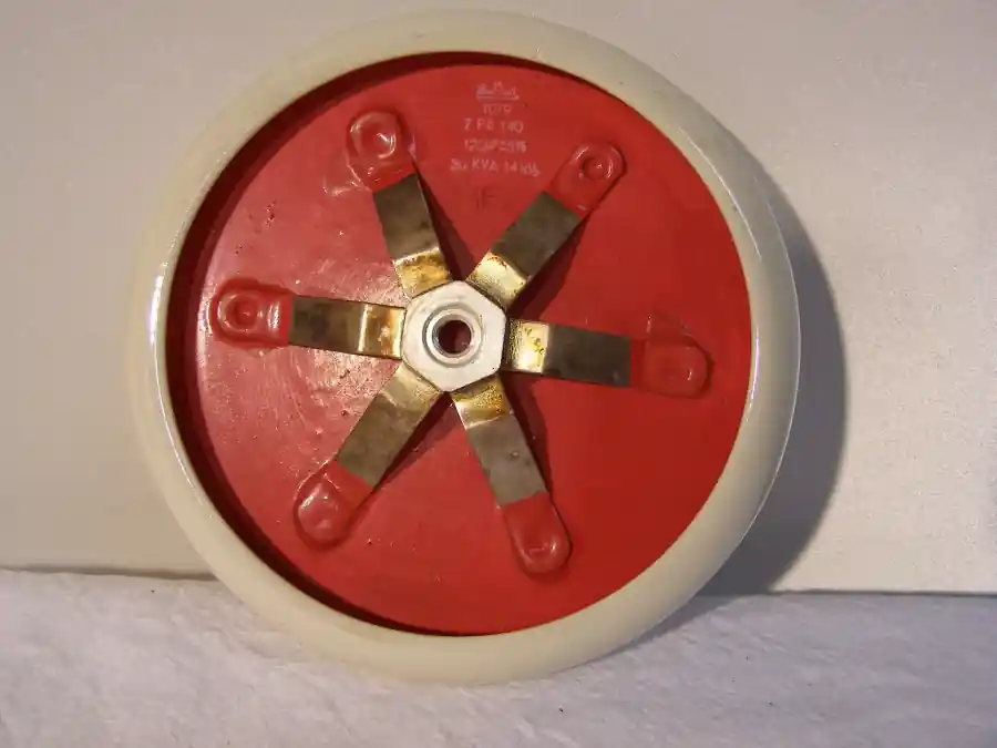 Rosenthal HF/HV-Kondensator 7 PE140 120pF +-5% 30KVA 14kV Online Kaufen