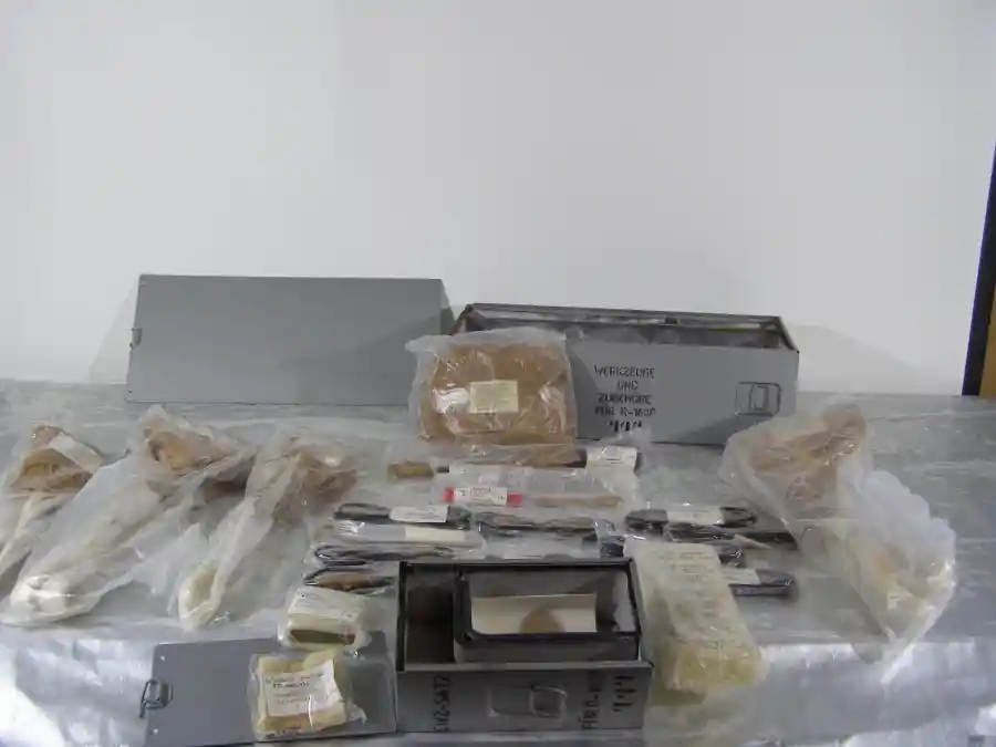 Werkzeuge und zubehör für R-160P Neu
