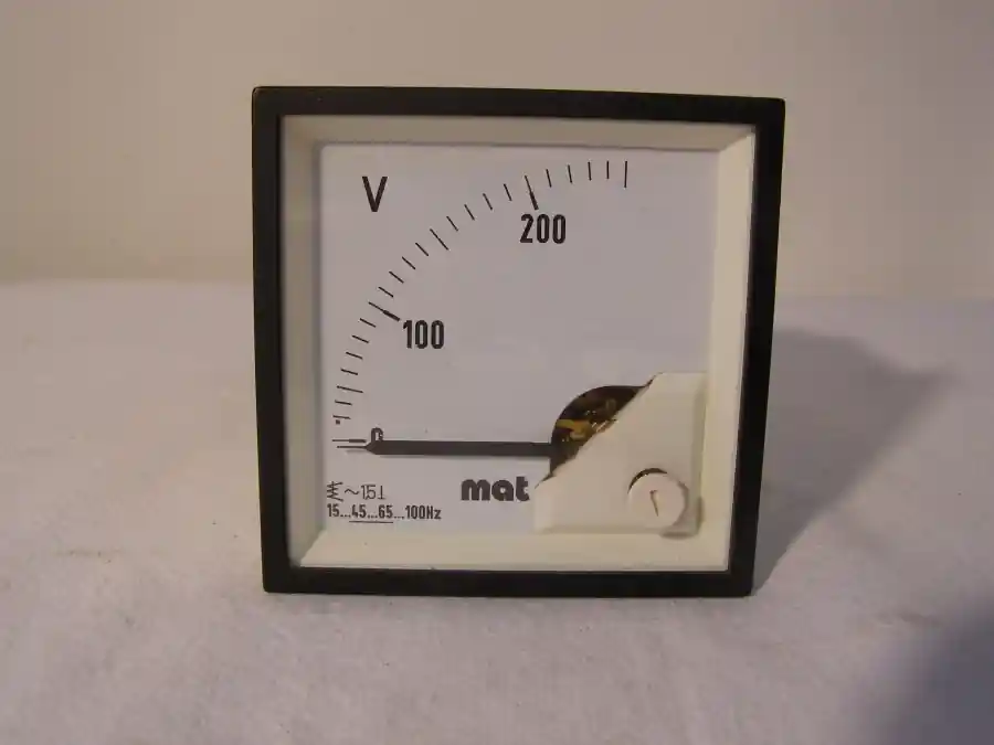 Expressversand Voltmeter Analog-Einbaumessgerät Anzeigebereich 0....200V