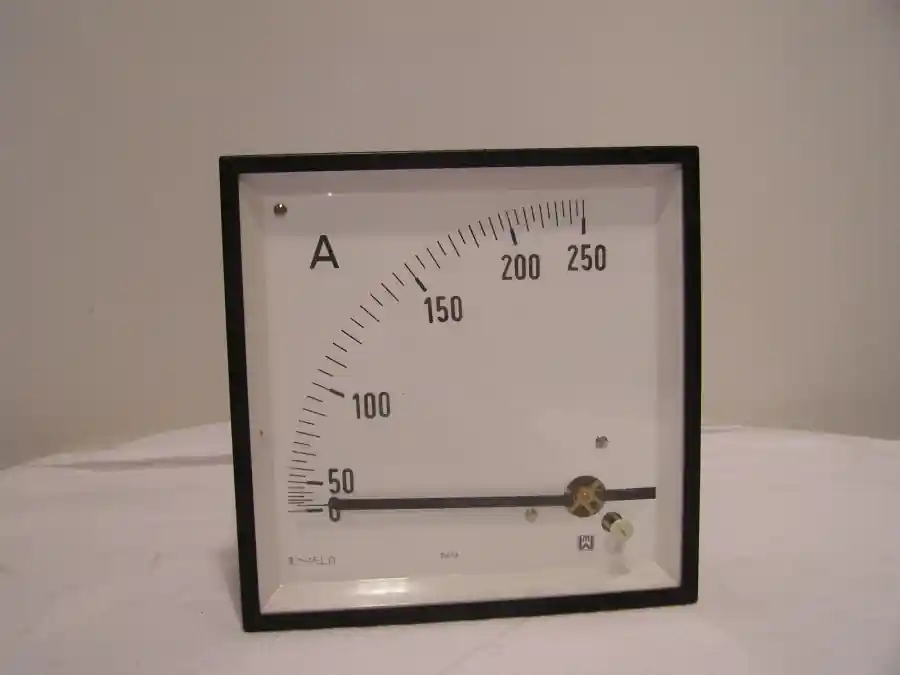 W&M Amperemeter Analog-Einbaumessgerät Anzeigebereich 0...250A Neue Ware