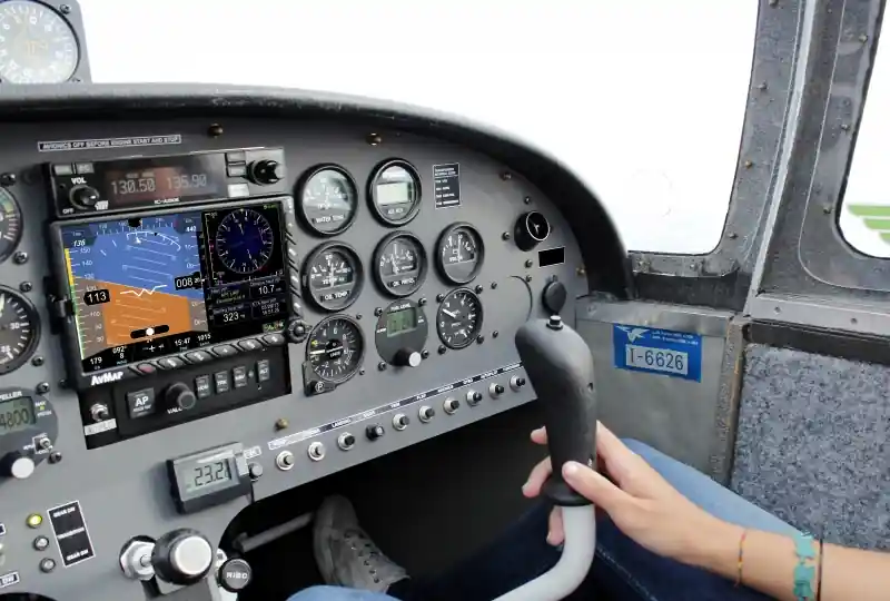 G.009.3 AvMap EKP V Luftfahrt GPS-Empfänger mit Einbauhalterung Beliebt