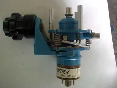 Klystron Röhre 2,5-3,3GHz, 2-3Watt Mikrowellenröhre Bestseller