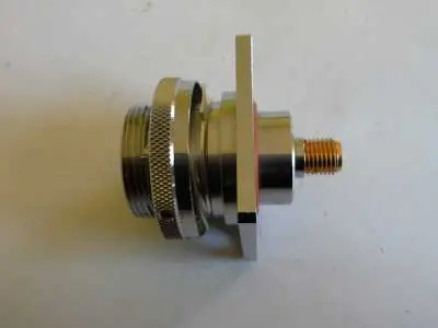 N-Einbaubuchse mit 4-Loch-Flansch von Spinner Geprüft