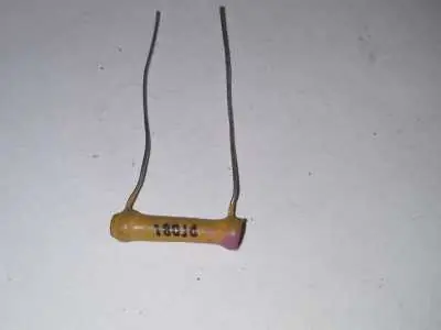 Markenprodukt Keramikkondensator 180µF - 250V