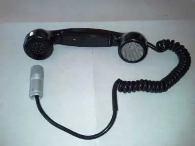 Ehe. DDR Handsprechapparat mit 6 pol. Stecker Versand Am Gleichen Tag
