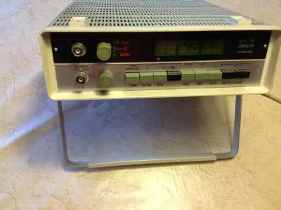 Saisonangebot RFT-Frequenzzähler G-2201.500