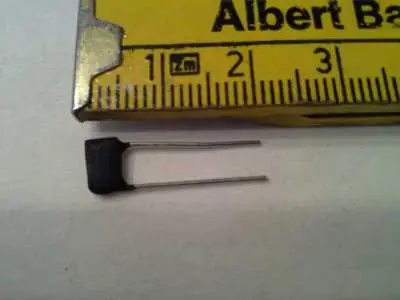 Sale 10 x Kondensator 10uF