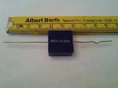 5 x Kondensator 8200uF +-5% - 300V Aktuell