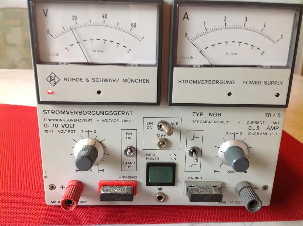 Rohde&Schwarz Stromversorgungsgerät Typ NGB 70/5 Markenware
