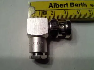 HF Winkelsteckverbinder BN 93 36 02 Abverkauf