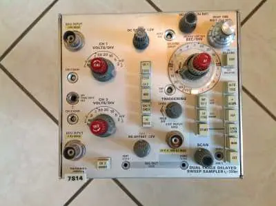 Neu Im Sortiment Tektronix 7S14 Dual Trace Delayed Sweep Sampler