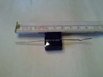 Direktkauf 7 x Kondensator 8200pF+-5%-300V
