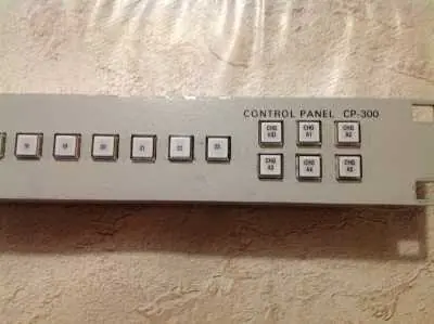 BTS Grass Valley Router Control Panel CP-300A Schneller Versand