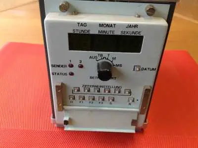 Funkuhr Uhr./T DDR Preiswert