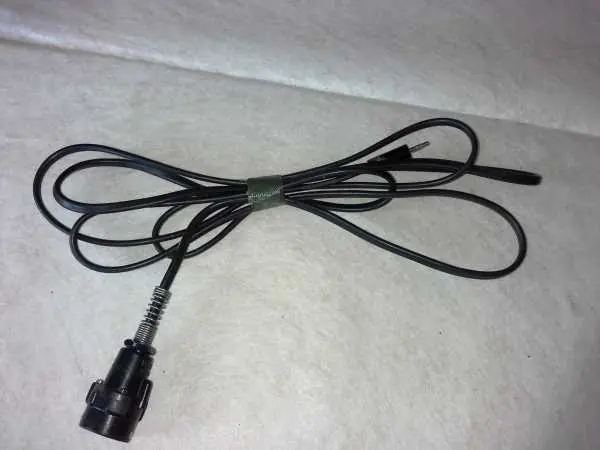 Neuheit FM-Kabel - mit 1 x U77/U Anschluß - Länge 2,5m