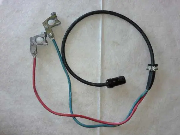 Solange Der Vorrat Reicht Stromversorgungskabel mit 2 x Batteriepolklemmen u. 1 x 12/24 An