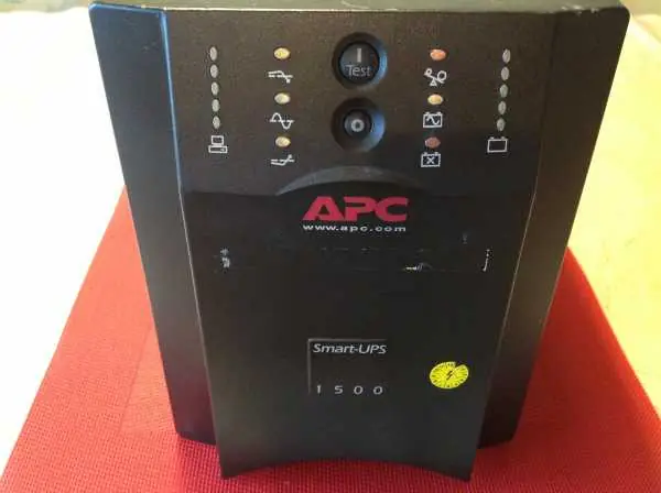 Abverkauf APC Smart-UPS 1500