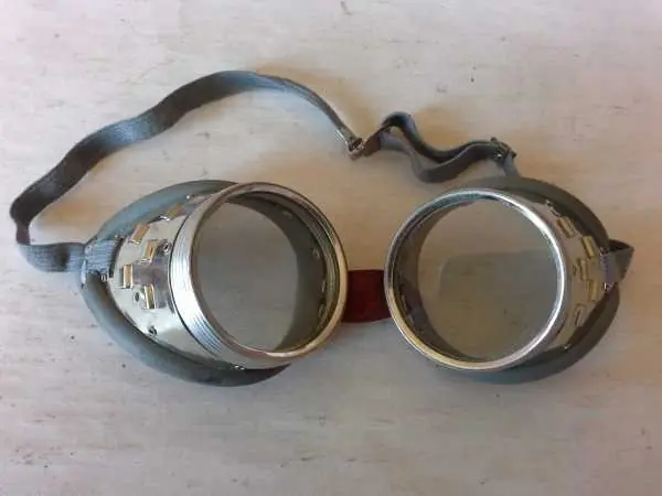 Preis Gesenkt Schutzbrille mit praktischer Metallaufbewahrungsbox