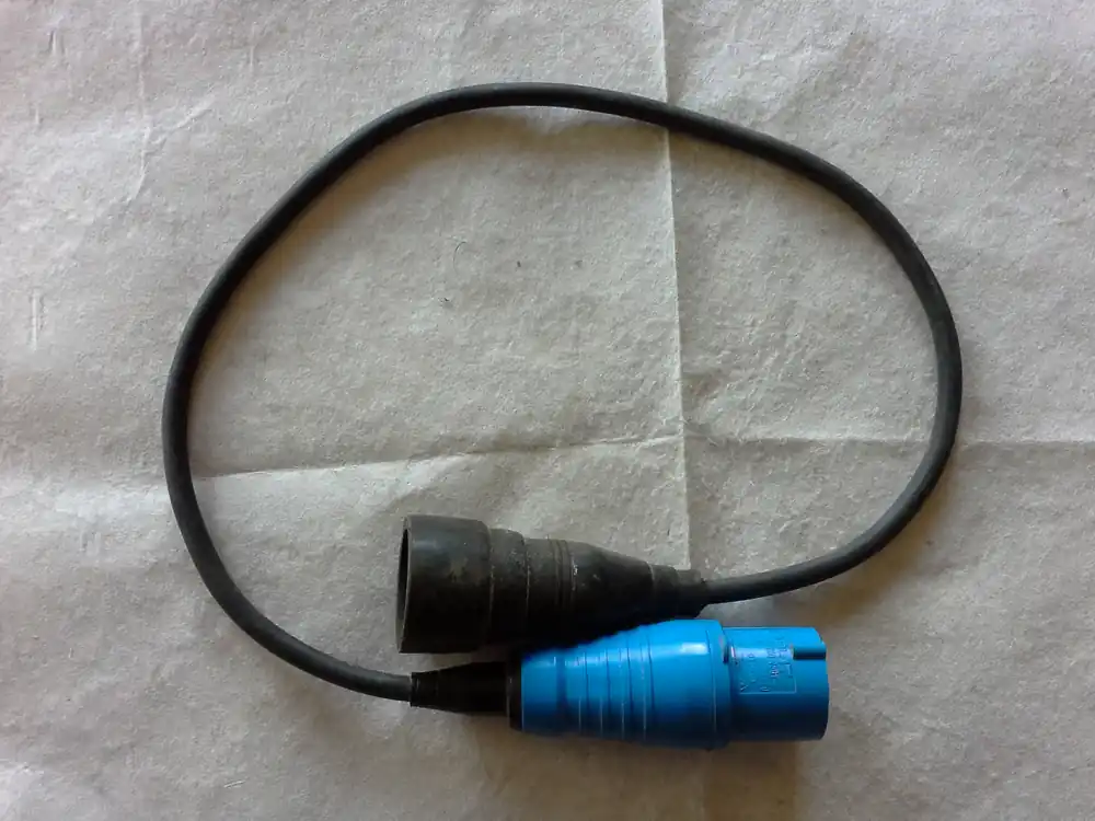 Meistverkauft Adapter ABL17 - 3-Pol.(männlich) auf 220V