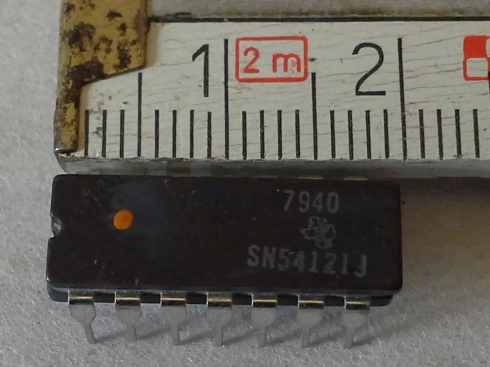 IC`S SN54121J Zertifiziert